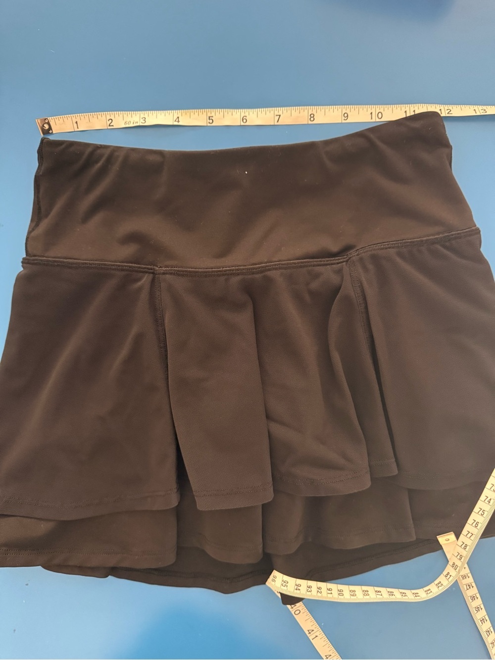 Iviva- Lululemon Tennis Skirt with Built-In Shorts. Like New. Size 10 - Picture 5 of 6